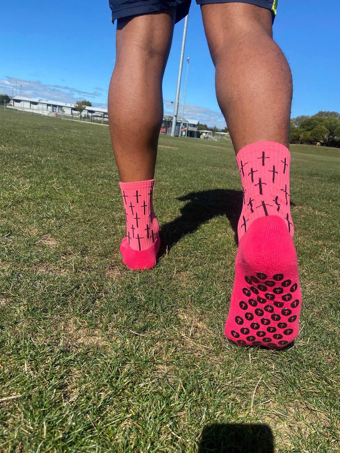 PINK PHILIPPIANS 4:13 MINI CROSSES GRIP SOCKS